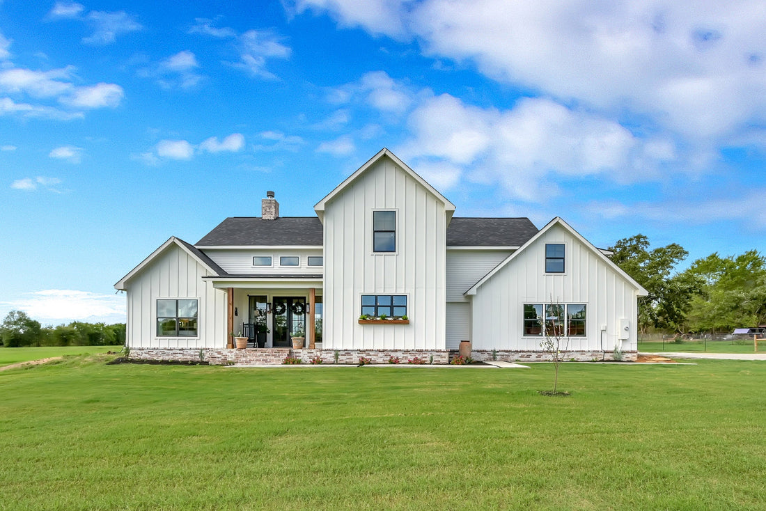 White barndominium